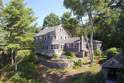 Image de Tootin Hill - Shorefront Mt. Vue sur le désert avec quai