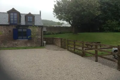 Image de Cottage avec vue sur le Peak Forest Canal et Kinder Scout.