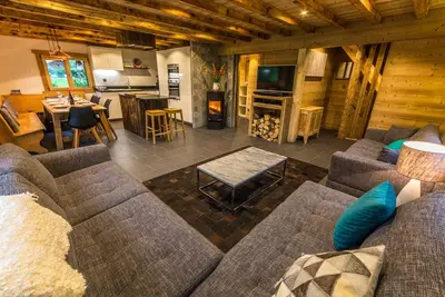 Image de Chalet indépendant, 4/5 chambres, spa, sauna, grand jardin, panneaux solaires