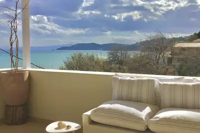 Image de Villa de 3 chambres avec vue imprenable sur la mer et sports nautiques à prix réduits