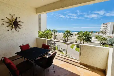 Image de Beau Condo 2 chambres sur la mer de Cortez à Las Palmas Resort D-303a