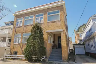 Image de Belle escapade de 3 Br à un pâté de maisons de la plage et à quelques pas des restaurants