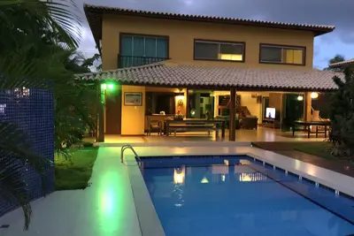 Image de Belle et confortable maison, à 50 m de la plage, 600 m2, 04 suites.