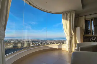 Image de Villa de luxe, privée Infinity Piscine, Vue Mer Panoramique Superbe, location de voitures Incl