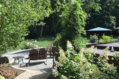 Image de Dorlotez-vous dans le luxe à 1 1/2 miles de toute l'action