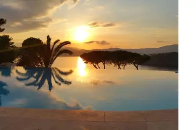 Image de Villa avec vue sur la mer (8-9pax) 3 chambres 2 salles de bain