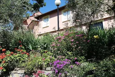 Image de Casa Oleandro A: Une maison indépendante élégante et accueillante de deux étages.