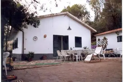 Image de Maison de campagne pour 6 personnes, jardin, barbecue, belle vue sur la mer