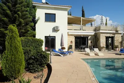 Image de Villa Manzanillo avec piscine privée et vue sur la mer, terrain de badminton en double