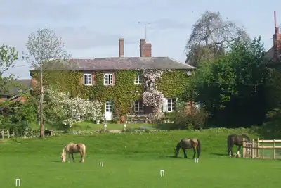 Lower Buckton House dans le pays à seulement 10 miles à l'ouest de Ludlow. Famille, amis et animaux