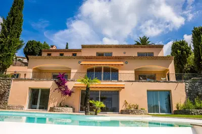 Image de Villa vue panoramique sur la baie de Cannes Ă 2 pas du Vieux Village de Mougins
