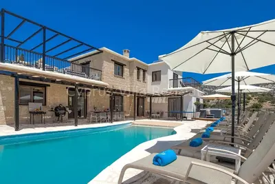 Image de Villa 5 *, piscine chauffée, bain à remous, vue imprenable, à 10 minutes de la plage de Coral Bay