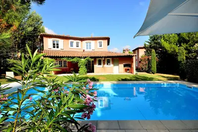 Image de Villa avec piscine privée