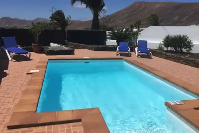 Image de Villa - piscine privée chauffée, à 5 minutes en voiture de Puerto del Carmen