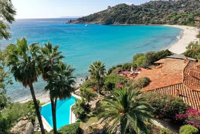 Image de Villa retirée. Cadre exceptionnel. Plage de sable fin et mer cristalline, sûre pour les enfants