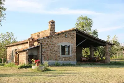Image de Maison entourée d'oliviers centenaires à quelques pas du centre de Cerveteri