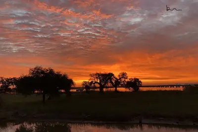 Image de Ocean Springs / Biloxi Area 4 Br 4 Ba 4, 900 Sf W / 3 Car Gar On The Bay W Views
