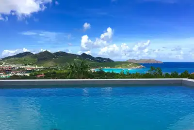 Image de Villa moderne Suite acajous Doté vues splendides!
