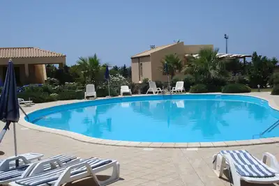 Image de Villa Proche Mer Avec Piscine PARTAGÉE Grand Jardin Et Wifi Gratuit