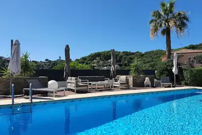 Image de Sur les hauteurs de Cannes, dans villa, 3 chambres, piscine