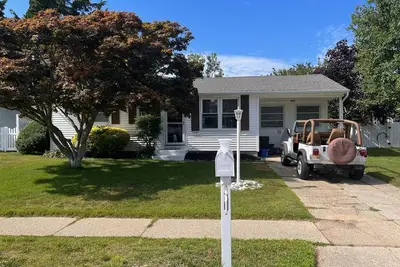 Image de Bungalow Contemporay Beach - 2 pâtés de maisons de la baie