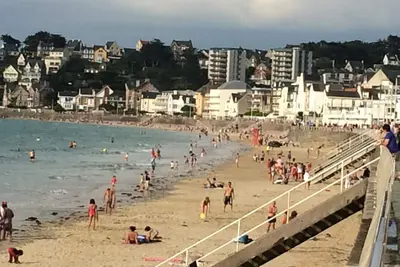 Image de Lumineux appartement mer et commerces à quelques pas, équipé comme à la maison