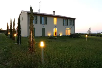 Image de Residenza Ca 'Lunga: villa avec piscine dans les vignes