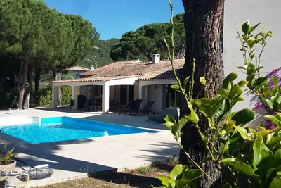 Image de Superbe villa familiale proche du centre du village de Le Plan De La Tour.