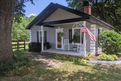 Image de Beau, chalet de campagne Pet Friendly!