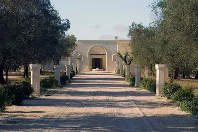 Image de Masseria luxueuse et spacieuse dans les superbes Pouilles, Italie