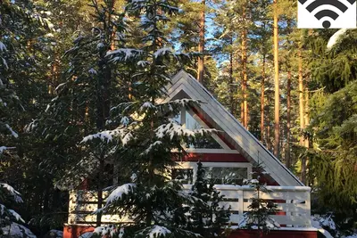Image de Maison de vacances confortable avec sauna dans une forêt idyllique près d'un lac de baignade, jusqu'à 6 p.