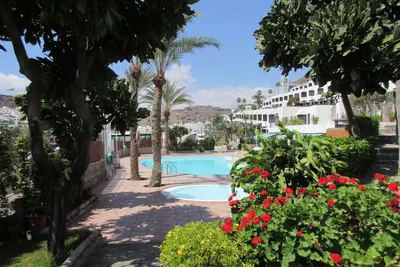 Image de Beau bungalow avec une grande terrasse, centre de Puerto Rico, à 5 minutes de la plage