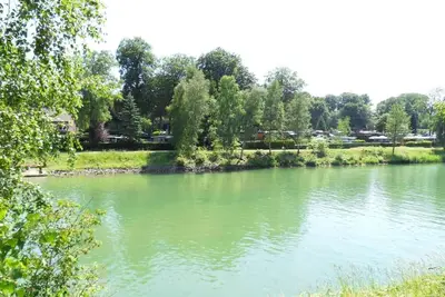 Image de Maison de vacances magnifiquement située avec vue sur l'eau.