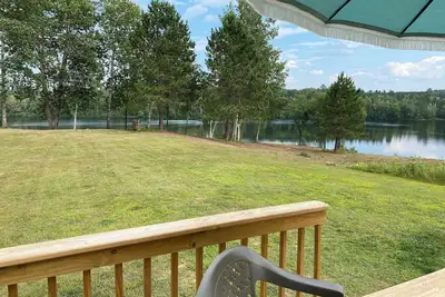 Image de Private Lake House sur 16 acres boisés, 80 + lac lac, 55 pieds de profondeur!