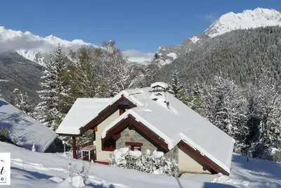 Image de Chalet cosy privatif, pied des pistes, Oz, domaine skiable de l' Alpe d'Huez