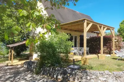 Image de Location de vacances dans village de gîtes avec piscine chauffée proche Sarlat