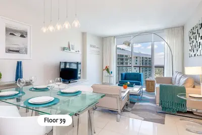 Image de Vue Riviere Et Ville, 39e Etage, Brickell, Design. Gratuit: Piscine, Spa, Gym, WiFi 50Mb