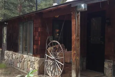 Image de Peaceful Mountain Cabin sur la rivière Poudre