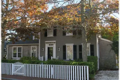 Image de A Shining Star Sur Nantucket avec courts de tennis et une piscine!