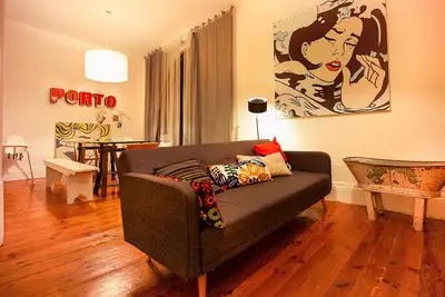 Image de Belle maison près de l'icône de la ville: \"Casa Da Musica\"