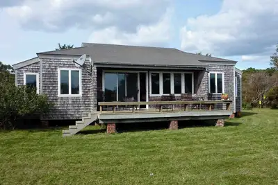 Image de Chalet au bord de l'eau à quelques pas de la plage de l'océan