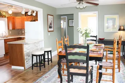 Image de Maison de location Devils Lake Nichée dans le magnifique village de Manitou Beach, Mi