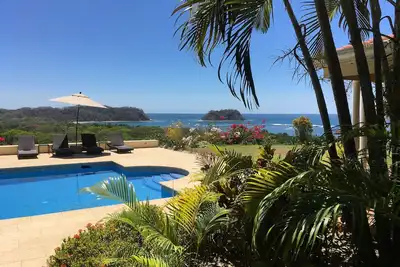 Image de Spacieuse propriété écologique de luxe de 6 chambres et 7 salles de bain avec une vue magnifique sur l'océan.