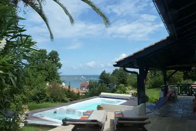 Image de Belle villa 4****vue mer, 150m plage Ciboure, piscine chauffée, jacuzzi, billard.