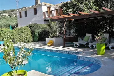 Image de Appartement Rural avec Vue sur la Montagne et Piscine Commune