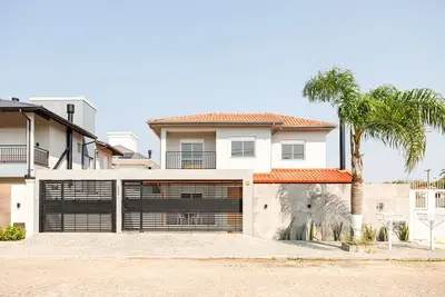 Image de Maison en bord de mer avec piscine! Plage de Daniela - Florianópolis