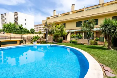 Image de RÉDUCTION D'Aout 2019 24-31st Beach 5 Mins Walk, Pool, Aircon