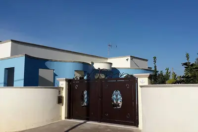 Image de Splendide Villa ENTOURÉE De Vert