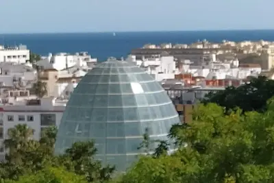 Appartement 3 chambres, 2 salles de bains, garage, Wifi, Piscine Au Centre De Estepona