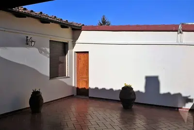 Image de Joli appartement lumineux dans une cour privée et calme